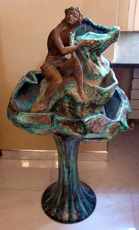 Fontana con donna Design del XX Secolo , Antiquariato. Opera originale e disponibile - Robertaebasta® Art Gallery opere d’arte esclusive.